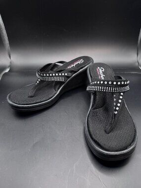 10 Skechers Rumblers 38559 Sandals Black Cali Thong Wedge Rhinestones Slip On